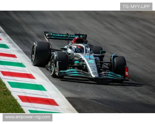 F1赛季最新动态：顶级车队争夺激烈，新赛道挑战与车手表现备受关注